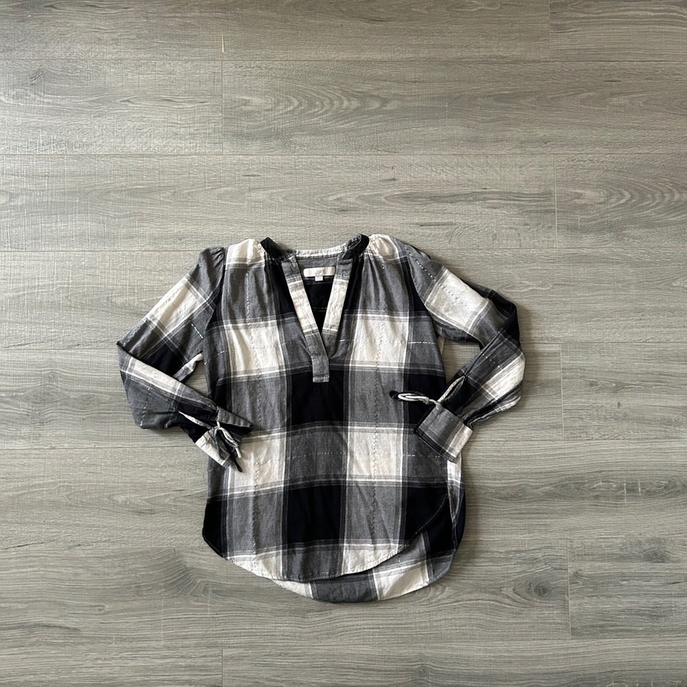 Loft Black/White Plaid V-Neck Tunic (S)
